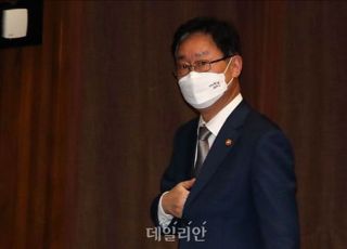 박범계 “검수완박 반발하는 검사보며 ‘유폐됐다’ 생각”