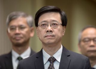 ‘반정부시위 진압’ 존 리, 홍콩행정장관 당선...94% 지지