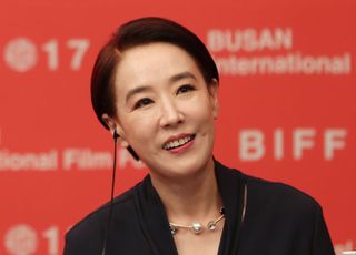 "故 강수연, 장마 피해 입은 식당 주인 보더니 그 자리서 600만 원 건넸다"