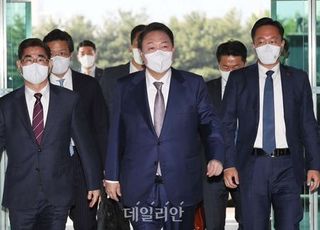 [尹정부 금융 새판①] 고물가·고금리·고환율 난제…금융시장 안정 ‘숙제’