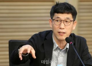 진중권 "민주당, 지방선거 4~5곳 승리 그칠 것…이재명 판세에 도움안돼"