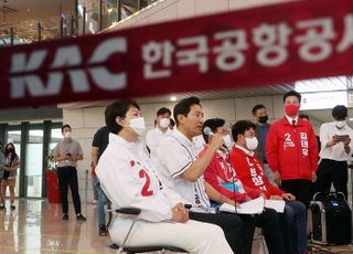 김포공항 이전 저지 공동기자회견하는 김은혜-오세훈-허향진-부상일