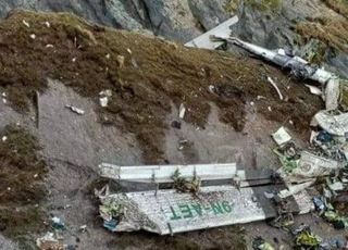 22명 탑승한 네팔 실종기 잔해 찾았다..."생존자 확인 안돼"