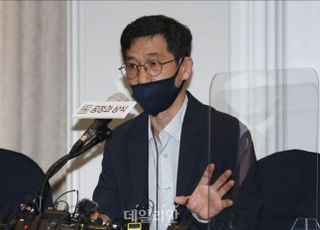 진중권 "文사저 앞 시위 방조 악질…5년 후 尹 똑같이 당할 것"