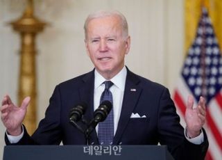 바이든, 파월과 만나 "인플레 대응에 모든 수단 동원"