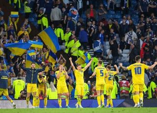 '기적의 크라잉' 우크라이나 축구대표팀 "우리가 아닌 우크라이나의 승리"