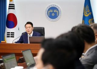 "반도체 우수인재가 핵심…인재 양성 특단 노력"…尹대통령, 국무회의 주문