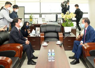 '보수의 심장' 대구 찾은 안철수, 홍준표 당선인과 회동