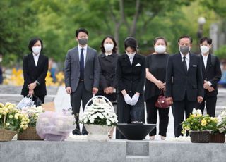 '조용한 내조'는 어디에? '김건희 리스크' 확산되나