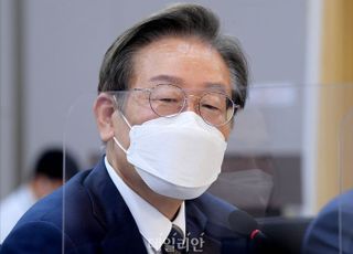 이재명 "표현 긍정적으로"… '개딸'들에 자제 요청