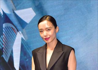 '비상선언' 포토타임 갖는 전도연