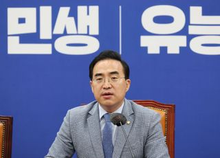 박홍근 "새빨간 거짓말로 협상 판 엎은 권성동 원내대표 결자해지해 주길 바란다"