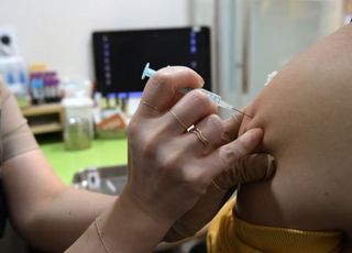 남아공, 中 시노백 코로나19 백신 조건부 승인