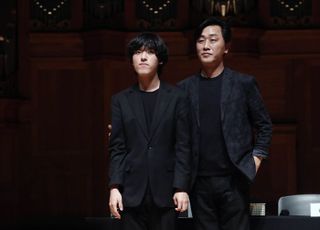 임윤찬-손민수 '나란히 선 스승과 제자'
