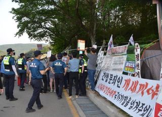 [7/13 데일리안 퇴근길뉴스] '文 사저 앞 시위' 유튜버 친누나, 대통령실 근무 논란되자 사의 등