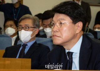 "김기현·안철수 분주한데"…침묵하는 '장제원'에 쏠리는 눈길