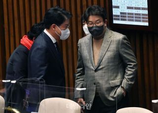 윤핵관 갈등 봉합...권성동·장제원 "우린 형제, 자주 밥 먹는 사이"