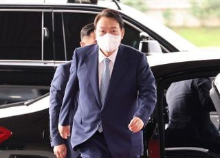 尹대통령, 제헌절 맞아 "헌법적 가치는 국민통합 원천…국민과 함께 지킬 것"