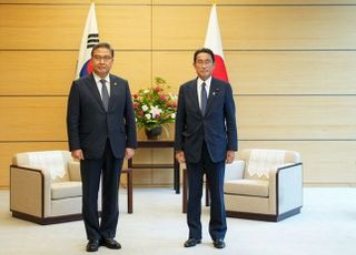 박진, 기시다 日 총리 예방…尹 "한일관계 개선 가속화 기대" 메시지 전달