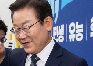 경찰, 8월 중 김혜경 '법인 카드 의혹' 결론 낸다
