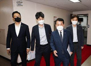 권영세 장관과 비공개 면담 마친 더불어민주당 서해 공무원 사망사건 TF