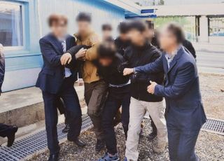 국가안보실 "탈북 어민 북송 관련 자료, 놀라울 정도로 없었다"