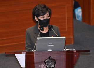 "교육부 장관 자격 있느냐"…여당 의원 조차 박순애에게 물었다