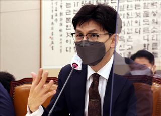 '국방부가 인사검증 하라'는 처럼회…한동훈 "뜬금없다"