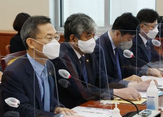 과방위 출석한 이종호 과기부 장관과 한상혁 방송통신위원장