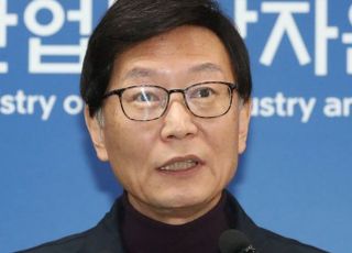 한명숙·이해찬 측근 황창화 '더 좋은 자리 챙겨주기' 의혹