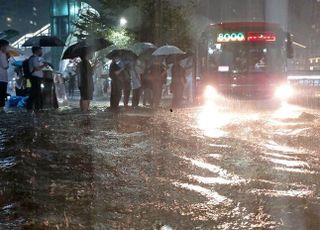 한반도 기후 위기 확인시킨 기록적 폭우·극심한 가뭄 ‘공존’