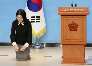 큰 절하며 돌아온 류여해, 자유한국당 제명에서 국민의당 입당 거쳐 국민의힘 복당