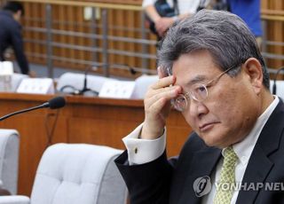 檢, '롯데 신동주 불법 자문' 민유성 전 산업은행장 불구속 기소