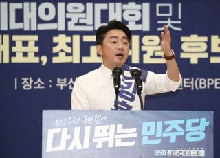 [속보] 강훈식, 당대표 후보 전격 사퇴…박용진 vs 이재명 '양자 구도' 압축