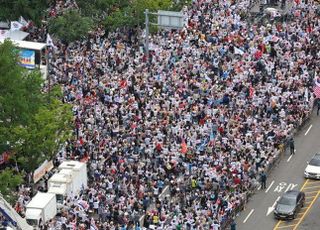 [속보] 광복절 대규모 집회로 '시청역↔세종대로사거리 전면통제'