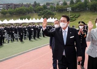 "책무에 혼신의 힘 다해달라"…尹대통령, 중앙경찰학교 졸업식 참석