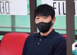 ‘강등 위기’ 김남일 감독 “매각설 기사, 선수들 의지 꺾어”