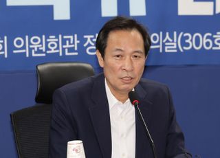 우상호 "윤대통령 지지율, 10%대까지 떨어질 리는 없다"