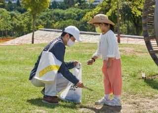 KB금융, 'K-Bag 프로젝트, 한강 쓰담쓰담' 플로깅 행사 펼쳐