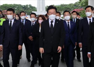 이재명 "민생 앞에 여야 없어…尹대통령께 다시 한번 영수회담 요청"