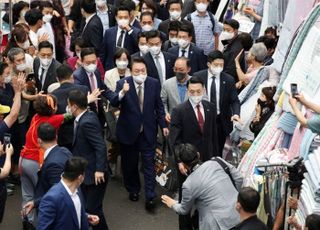 尹대통령 지지율 3주 연속 소폭 상승...32.2%→33.6% [리얼미터]