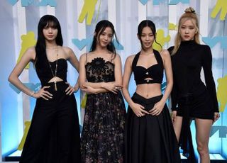 블랙핑크, 美 MTV VMAs 2관왕…저스틴 비버 등 팝스타와 어깨 나란히