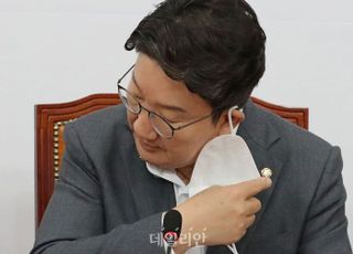 [8/30(화) 데일리안 출근길 뉴스] "권성동부터 사퇴하라"…개국공신 2선 후퇴론 분출 등