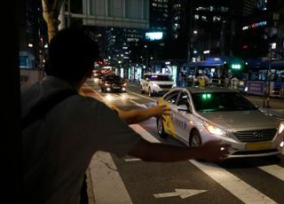 타다는 막더니…서울 택시 기본요금 3800→4800원 인상, 심야할증 최대 40%