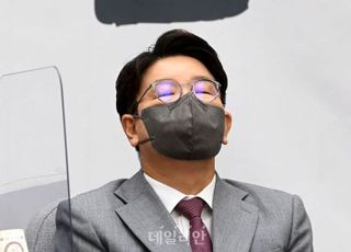 尹대통령, '윤핵관 분열'에 경고?…권성동 "허위사실"