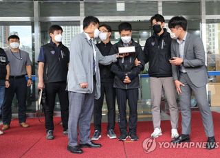 “죽고 싶은 심정” 대전 국민은행 강도살인 범인 2명 검찰 송치