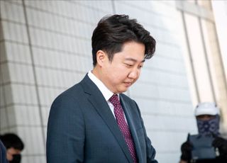 '3차 가처분' 내달린 이준석…경찰 소환통보에 정치적 위기