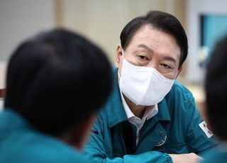 [태풍 힌남노] 尹대통령, 대통령실서 24시간 '비상대기'…"국가가 곁에 있어야"