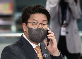 권성동, '민주당 의총' 비판…"이재명 소환 앞둔 낚시성 고발"