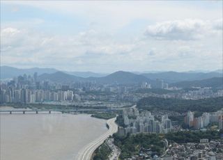 '힌남노' 지나갔지만 한강 수위 상승으로 통제된 올림픽대로